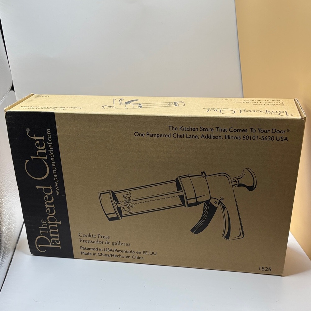 Pampered Chef Cookie Press - Tan and Black